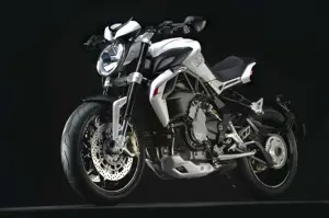 MV Agusta Dragster 800 Front 3-Quarter 'Right'
