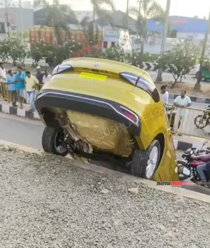 Volkswagen Virtus Crashed At The Time Of Delivery