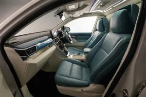 DC2 Toyota Innova Hycross