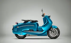 PiperMoto J Series Super Scooter