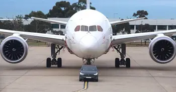 Video: Tesla Model X Tows a Boeing 787-9 Dreamliner