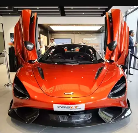 McLaren 765