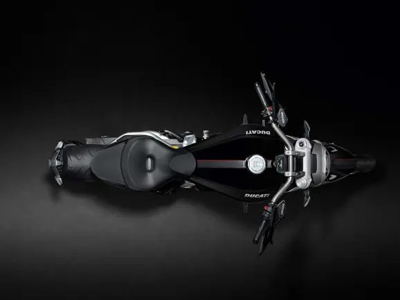 Ducati-XDiavel-S-San-Diego-studio-action-37