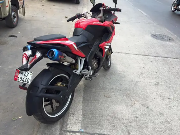 Pulsar-RS200-Dual-Exhaust-3