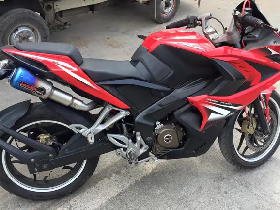 Pulsar-RS200-Dual-Exhaust-4