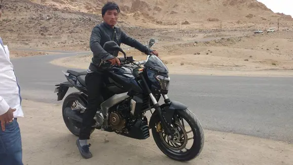 Bajaj Pulsar VS400 in Leh