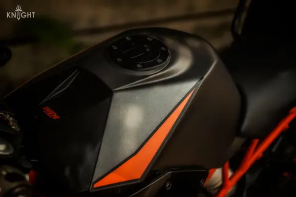 Custom KTM RC 390 Wrap by KNIGHT Auto Customizer