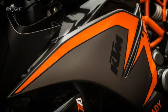 Custom KTM RC 390 Wrap by KNIGHT Auto Customizer