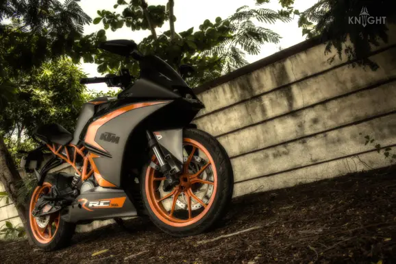 Custom KTM RC 390 Wrap by KNIGHT Auto Customizer