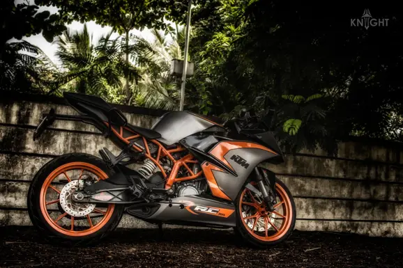 Custom KTM RC 390 Wrap by KNIGHT Auto Customizer