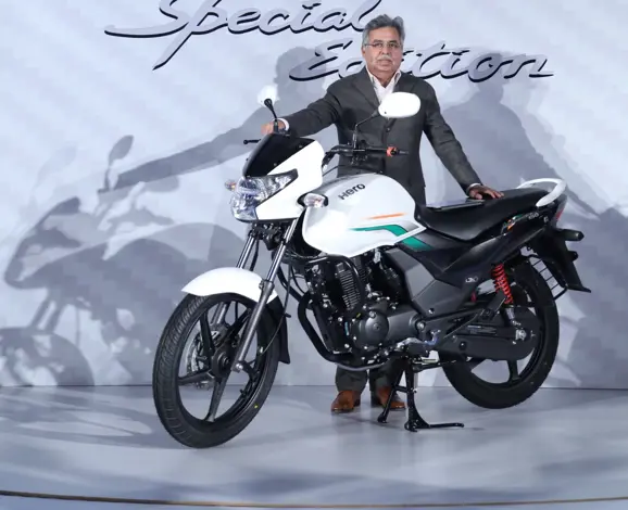 2016-hero-achiever-150-70-special-edition-with-mr-pawan-munjal