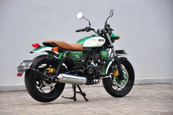Modified Bajaj Pulsar 220F