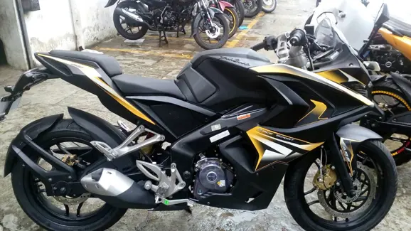Custom Pulsar RS200