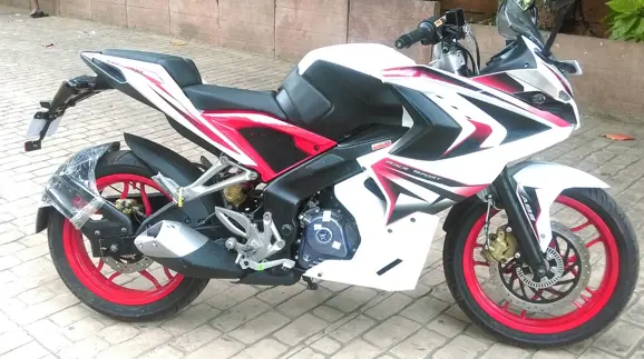 Custom Pulsar RS200
