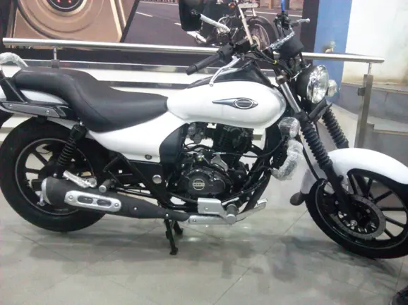 Custom Bajaj Avenger