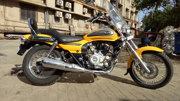 Custom Bajaj Avenger