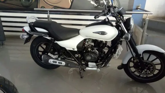 Custom Bajaj Avenger