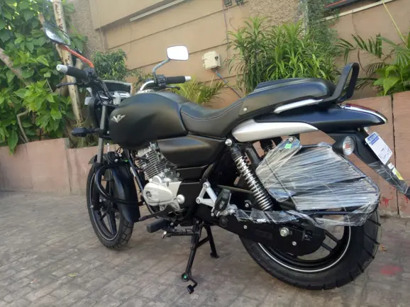 Custom Bajaj V15