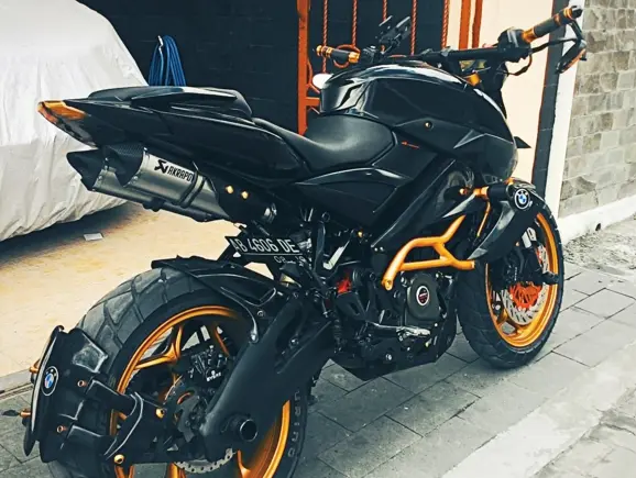 Custom Bajaj Pulsar NS200