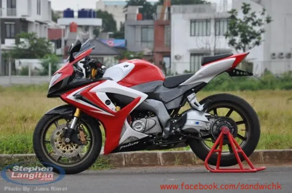 Modified Bajaj Pulsar 220F