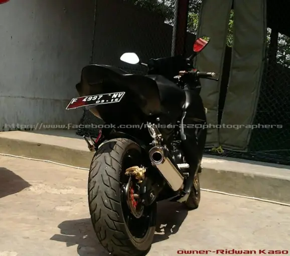 Modified Bajaj Pulsar 220F