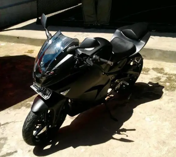 Modified Bajaj Pulsar 220F