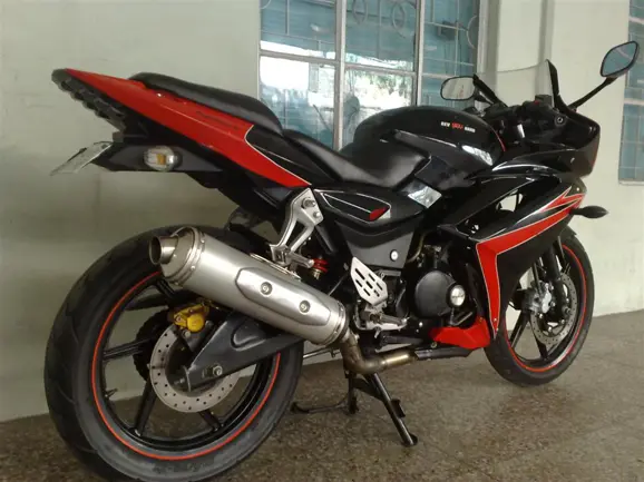 Modified Bajaj Pulsar 220F