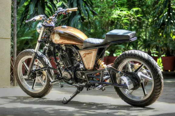 Modified Bajaj Pulsar 220F