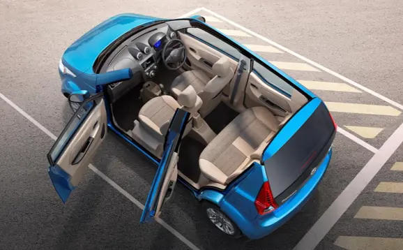 mahindra-e2oplus-interiors