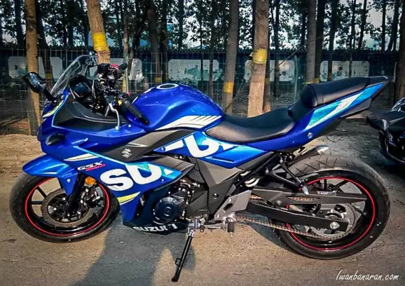 suzuki-gsx-250r-6