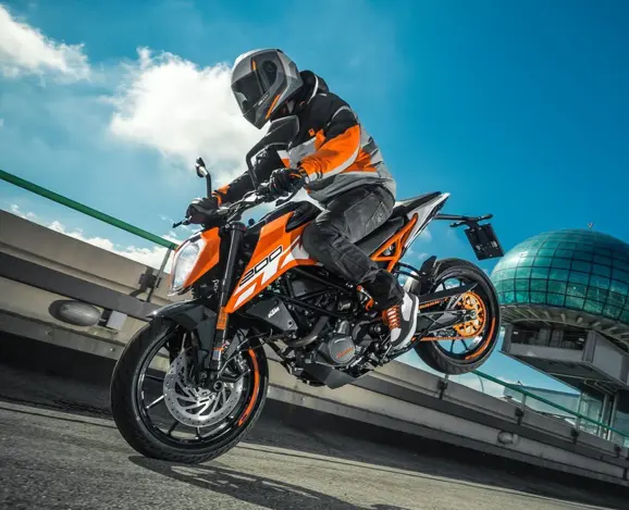 1479105924_2017-ktm-200-duke-1