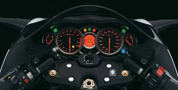 2013-suzuki-hayabusa-gsx1300r-28