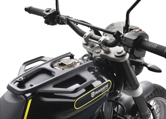 2017-husqvarna-svartpilen-401-04