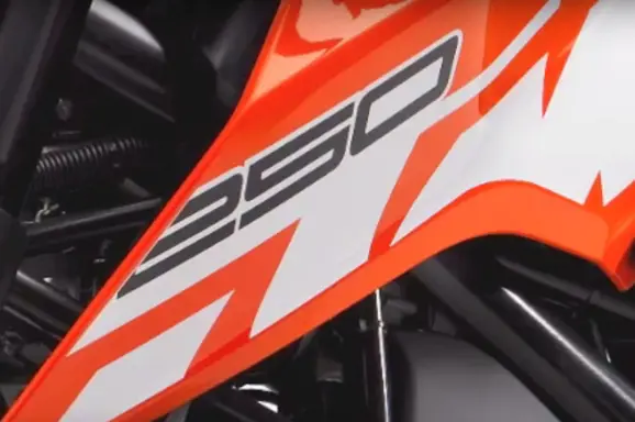 2017-ktm-250-duke-9