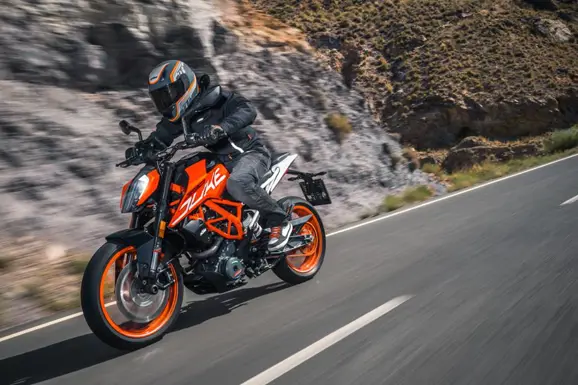 ktm-duke-390-images-16-1