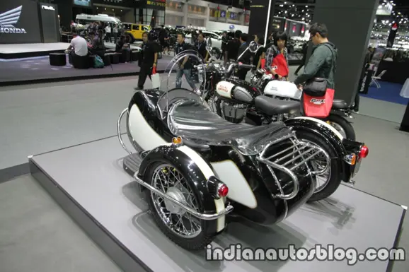 royal-enfield-classic-500-sidecar-rear-three-quarter-at-thai-motor-expo-jpg