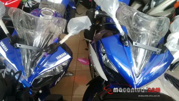 yamaha-r15-v3-spy-pic-headlamp-3