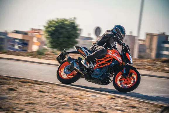ktm_390_duke_2
