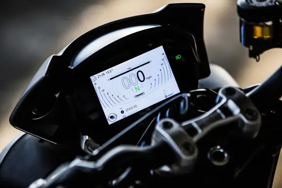 2017-triumph-street-triple-rs-usa-10