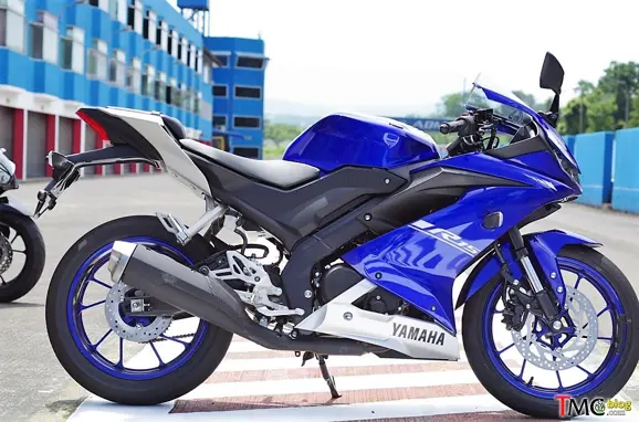 2017_yamaha_r15_017