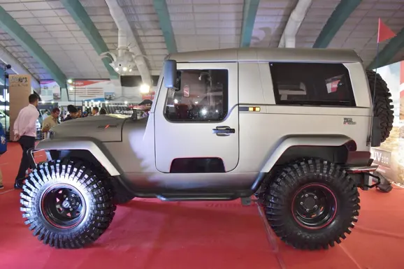 mahindra-thar-daybreak-edition-with-solid-roof-profile-at-surat-international-auto-expo-2017