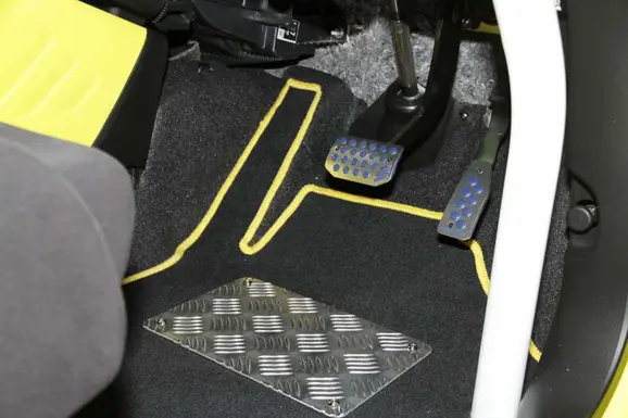 maruti-suzuki-ignis-motocross-style-16