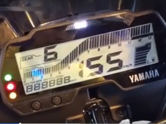 yamaha-r15-version3-pic-image-photo-zigwheels-m10_720x540