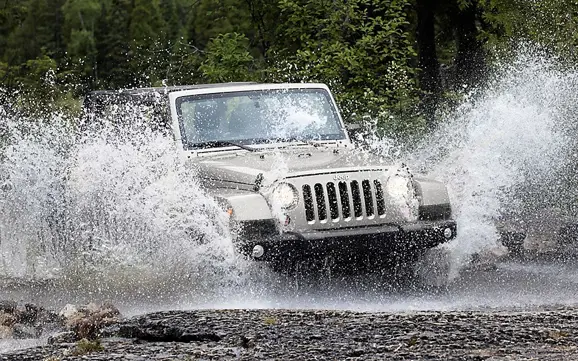 2016-jeep-wrangler-unlimited-gallery-1