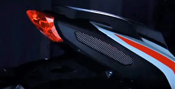 2017-02-02-17_05_38-new-benelli-tnt-150-_-official-teaser-youtube