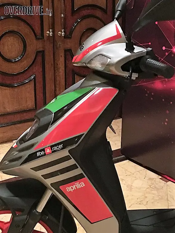 2017-aprilia-sr150-race-1