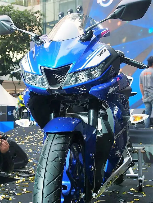 yamaha-r15-v3-0-thailand-maverick-vinales-front-section