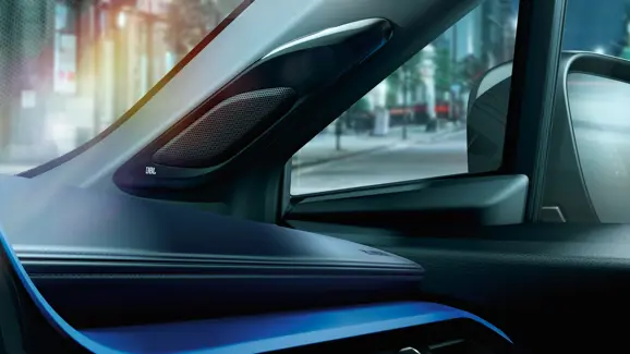 toyota-chr-2016-interior-tme-014-a-full_tcm-3060-808888