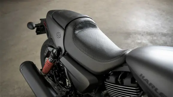 2017-Harley-Davidson-Street-Rod-750-15