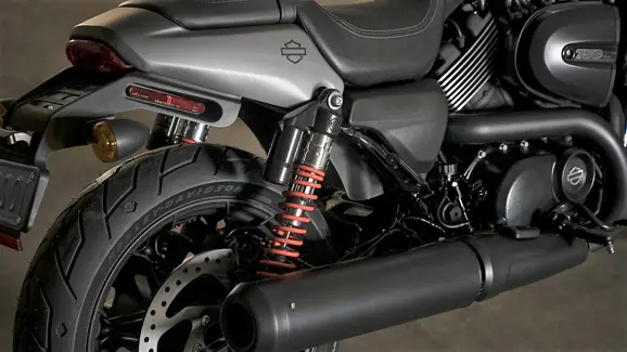 2017-Harley-Davidson-Street-Rod-750-16
